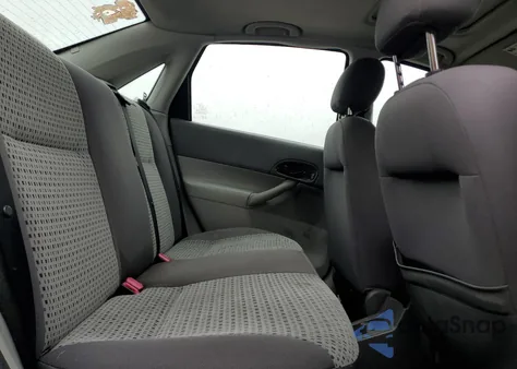 2005 Ford Focus Zx4 из США, поврежденный, VIN 1FAFP34N75W214569